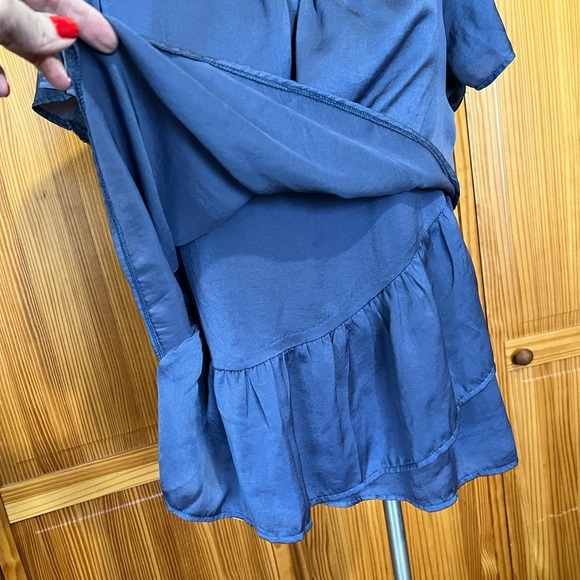 Hagel Medium Blue Tulip Sleeve Ruffled Tier Front Blouse Keyhole Closure Office - Picture 3 of 9